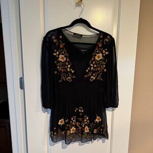 Karen Kane Black Embroidered Top, Size Large